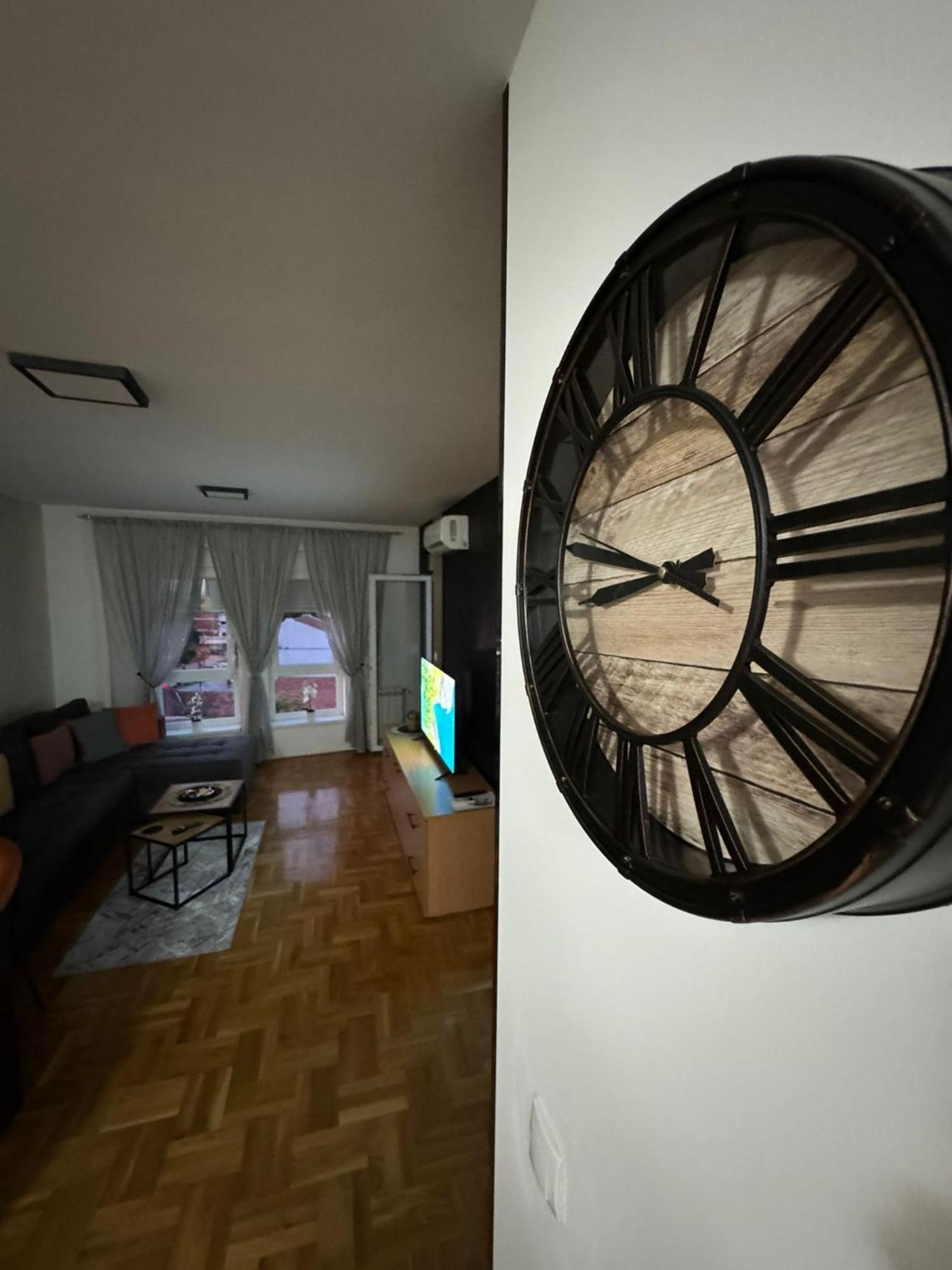 Appartement Stan Na Dan Aurora à Požarevac Extérieur photo