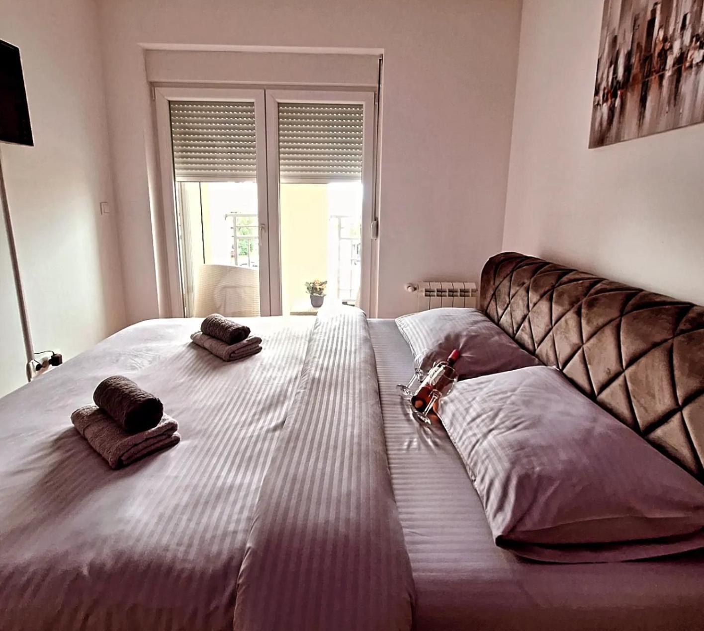 Appartement Stan Na Dan Aurora à Požarevac Extérieur photo
